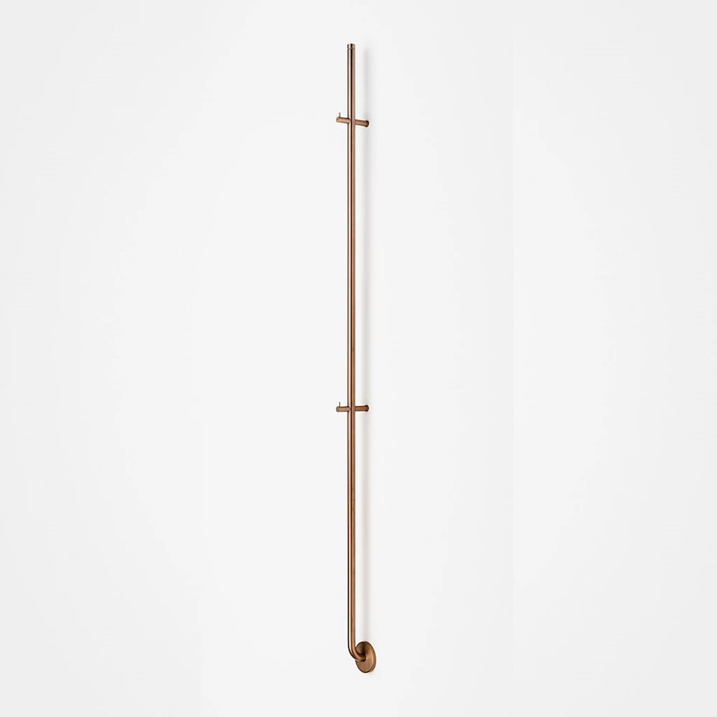 Line Håndkletørker i børstet bronse Line Håndkletørker i børstet bronse